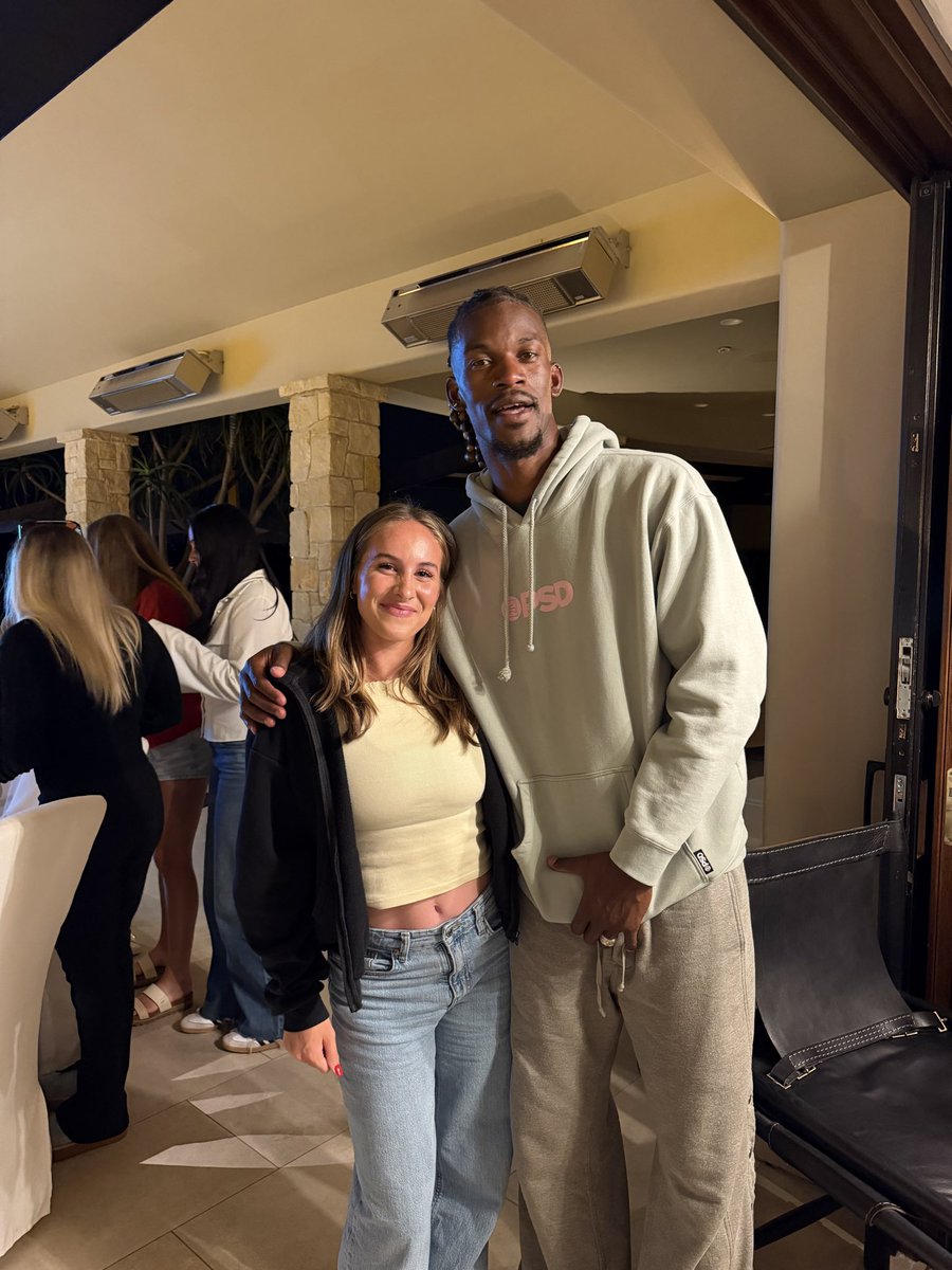 EricWynalda's tweet photo. @JimmyButler 

Thank you sir for being an amazing host to the @sandiegowavefc 

That’s my daughter and you’ve got a couple new  fans in our family ! https://t.co/atEwgdkfxL