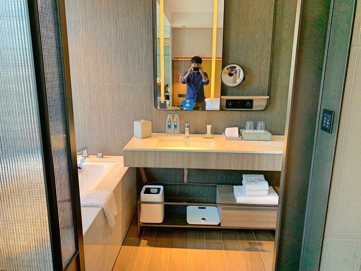 higashi_yn's tweet photo. 台北で新しいヒルトン系列ホテルに宿泊したい方におすすめ！

「ホテルレゾナンス台北」

・MRT善導寺駅から徒歩約1分🚶‍♂️
・2020年開業✨
・モダンでスタイリッシュな客室🛏️
・周辺に台湾一有名な朝ごはん屋がある

善導寺駅は台北駅から1駅！台北観光にも便利な立地です。

#台湾旅行 https://t.co/yJFYTGRPNL