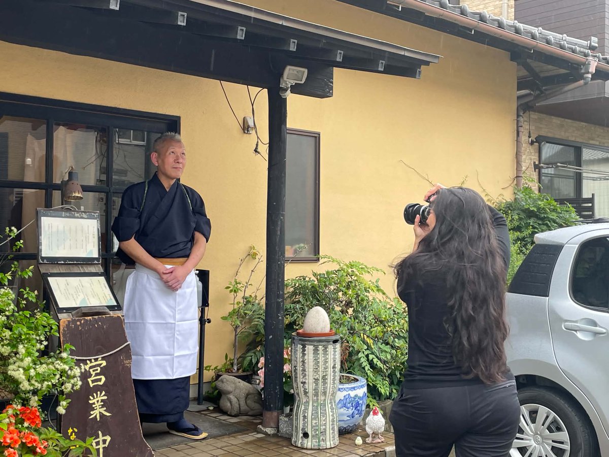 tomocanaria's tweet photo. 日本の魅力を伝える有名な海外のメディアに取材をして頂きました

ちばガストロノミー AWARD を連続受賞という事で目に留めて頂き千葉県と地元の食材、日本の美味しい物を組み合わせている事を評価して頂き今回の取材の運びとなりました

#季節板前料理なごみ
#ちばガストロノミーAWARD
#富里
#成田 https://t.co/Cki3dJvtgt