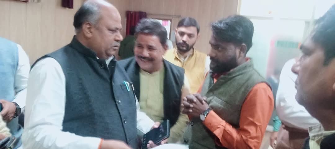 pathere_v's tweet photo. ब्रज बहादुर भाई साहब जी और दुवारा प्रदेश उपाध्यक्ष बनाये जाने पर बहुत बहुत बधाई एवं अंनत सुभकामनाये 🙏🙏 https://t.co/5FaTUAV4Fp