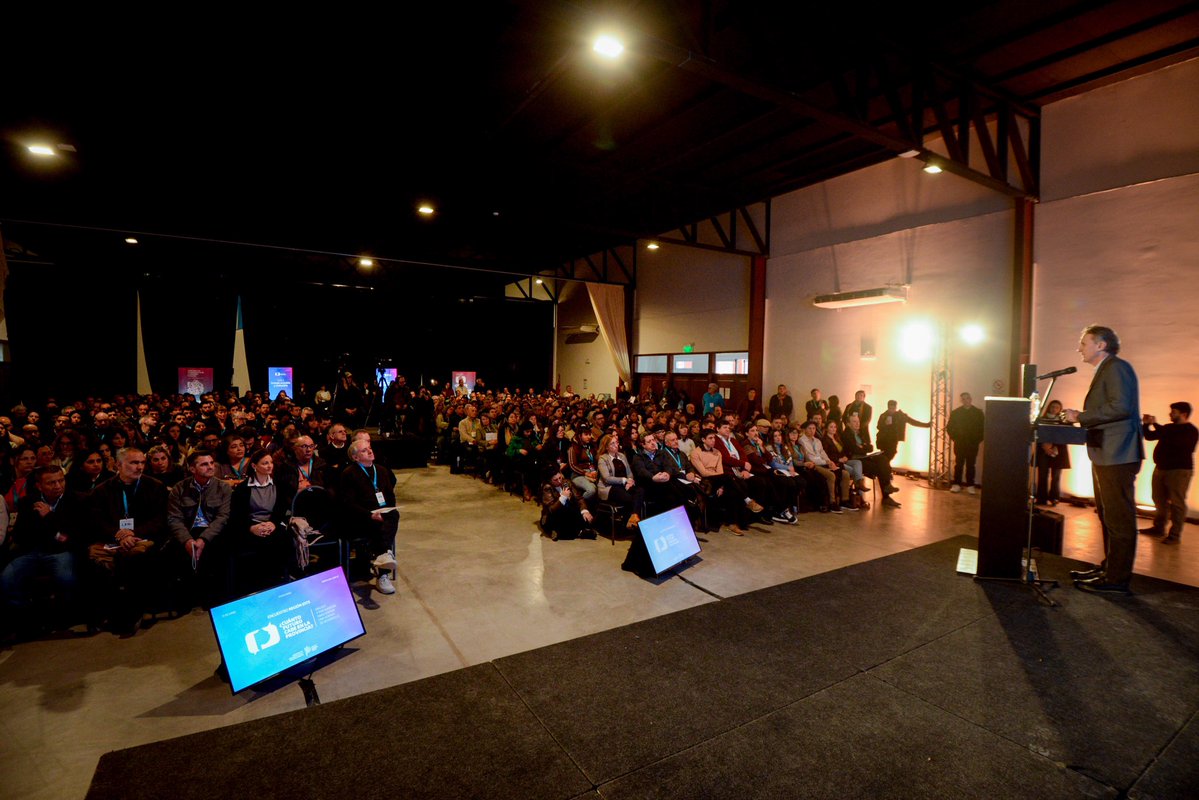 MInfraPBA's tweet photo. Tercer encuentro “¿Cuánto futuro cabe en la Provincia de Buenos Aires?”

El ministro @gkatopodis encabezó la jornada en #Chascomús para debatir la importancia del Plan Estratégico de Infraestructura y avanzar en una agenda de desarrollo para los municipios de la región Este. https://t.co/LZHU0MCf2y