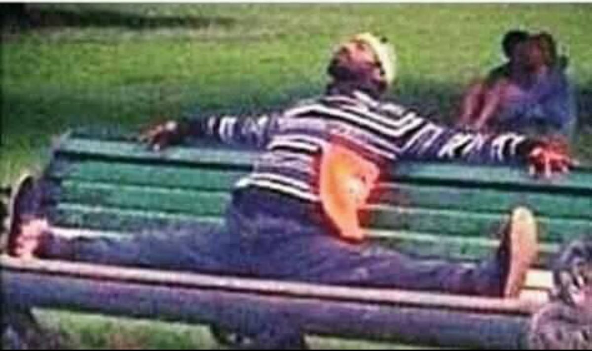 polycap278's tweet photo. When your friend’s tell you to secure a seat for them 😹 https://t.co/RMXMpQsYU0