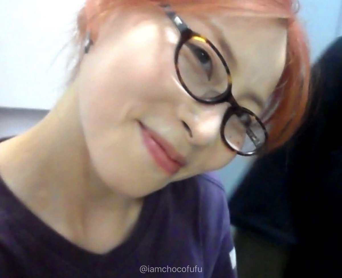 iamchocofufu's tweet photo. 디카로 찍은 초콜님 느낌이 진짜 개~ 쥬음..// https://t.co/HceoSzJS9B