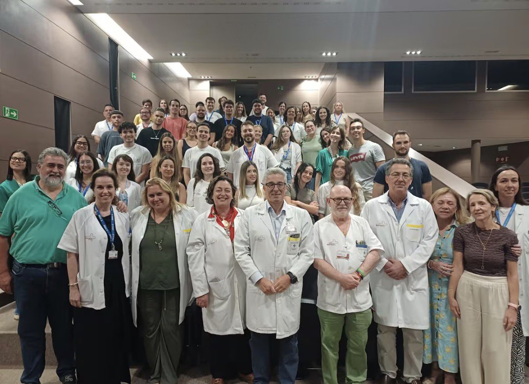 SergioNietoMD's tweet photo. Bienvenida @its_clauu! Nuestra primera residente de la especialidad Medicina de Urgencias y Emergencias en @Area2Cartagena @Murciasalud @SEMES_ #MUYE #GUES061MURCIA https://t.co/IVY3zfzKmG