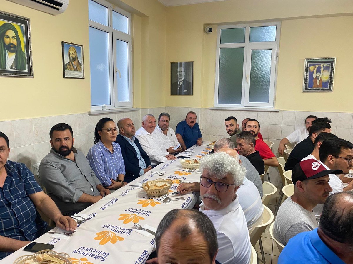 cenginyurt52's tweet photo. Sultanbeyli İlçe Başkanımız Zeynel Özbakır ile birlikte Sultanbeyli Hubyar Sultan Cemevi’nde canlarımızla Muharrem orucu iftarında lokmamızı paylaştık. Tutulan oruçlar, edilen dualar ve paylaşılan lokmalar Hak katında kabul olsun. Başkan H. Ali Yılmaz’a, yönetimine ve tüm canlara misafirperverlikleri için teşekkür ediyorum.