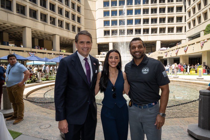 FBIDirectorKash tweet picture