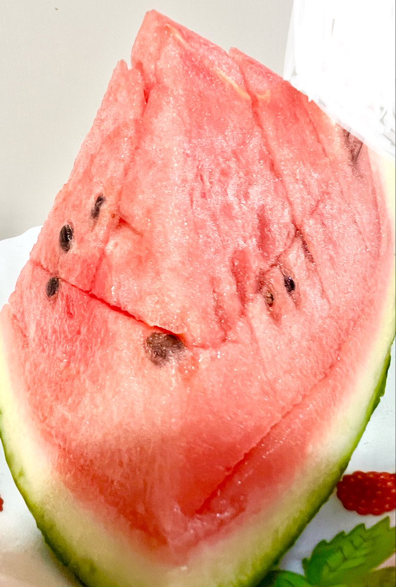 935ROSY's tweet photo. スイカ🍉ウマし💞 https://t.co/SlQVgyhuYs