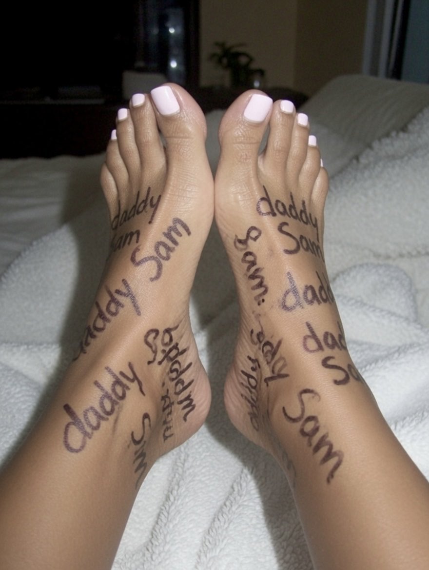 sammyfeetlover's tweet photo. I guess some of you don't fully realize the value and appeal of your beautiful feet. One thing about me is that I highly respect privacy, which is why not all of my princesses' content is shared here.

A warm welcome to my new darling princess, Annie. Daddy loves you, sweetheart https://t.co/ahcv6jsHqr