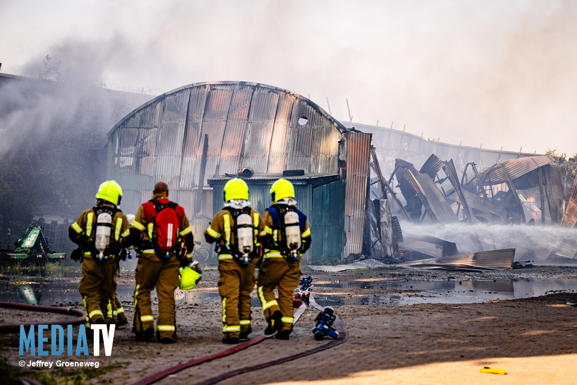 Grote brand in loods bij motorcrossclub in Bleiswijk
