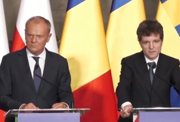 antybol_k's tweet photo. Unikatowe zdjęcie‼️  Dwie niemieckie marionetki zainstalowane przez Berlin na jednej fotce. 🥸 https://t.co/zIpUAIWeCB