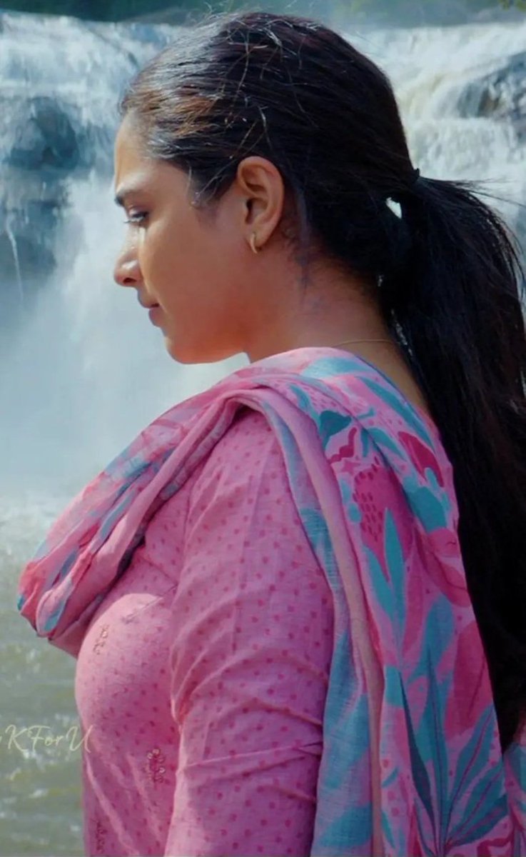 keerthyskb's tweet photo. Its pammy's treat👀🌚
#priyankamohan🔥 https://t.co/R5fsaY8ilZ