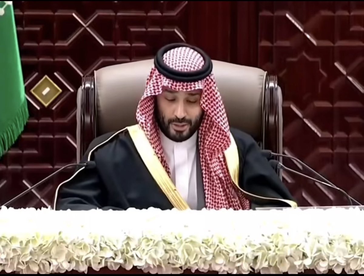 AlmoadiK's tweet photo. الوجدان العظيم للمرأة السعودية💚 

أصلها ثابت وفرعها في السماء في ظل والدنا الملك سلمان بن عبدالعزيز، وسمو ولي العهد والخير والتمكين محمد بن سلمان حفظه الله وأعز به الأسلام والمسلمن💚💚 
المرأة السعودية ترفل بثوب الوقار العلمي والمهني والاجتماعي والثقافي؛ والوقار السيادي محلياً وعربياً وعالمياً🇸🇦🇸🇦🇸🇦 
إن عظمة القائد هنا لا تكمن فقط في الإدارة السياسية، بل في كونه (مهندس الوجدان الجديد) الذي حرر الطاقات الإنسانية، وجعل من اسم "محمد بن سلمان" رمزاً للدعم، والتمكين، والضمانة السيادية التي تقف خلف كل امرأة سعودية لتصنع تاريخها وتؤكد فاعليتها الوجودية تحت مظلة وطن راسخ وقوي..