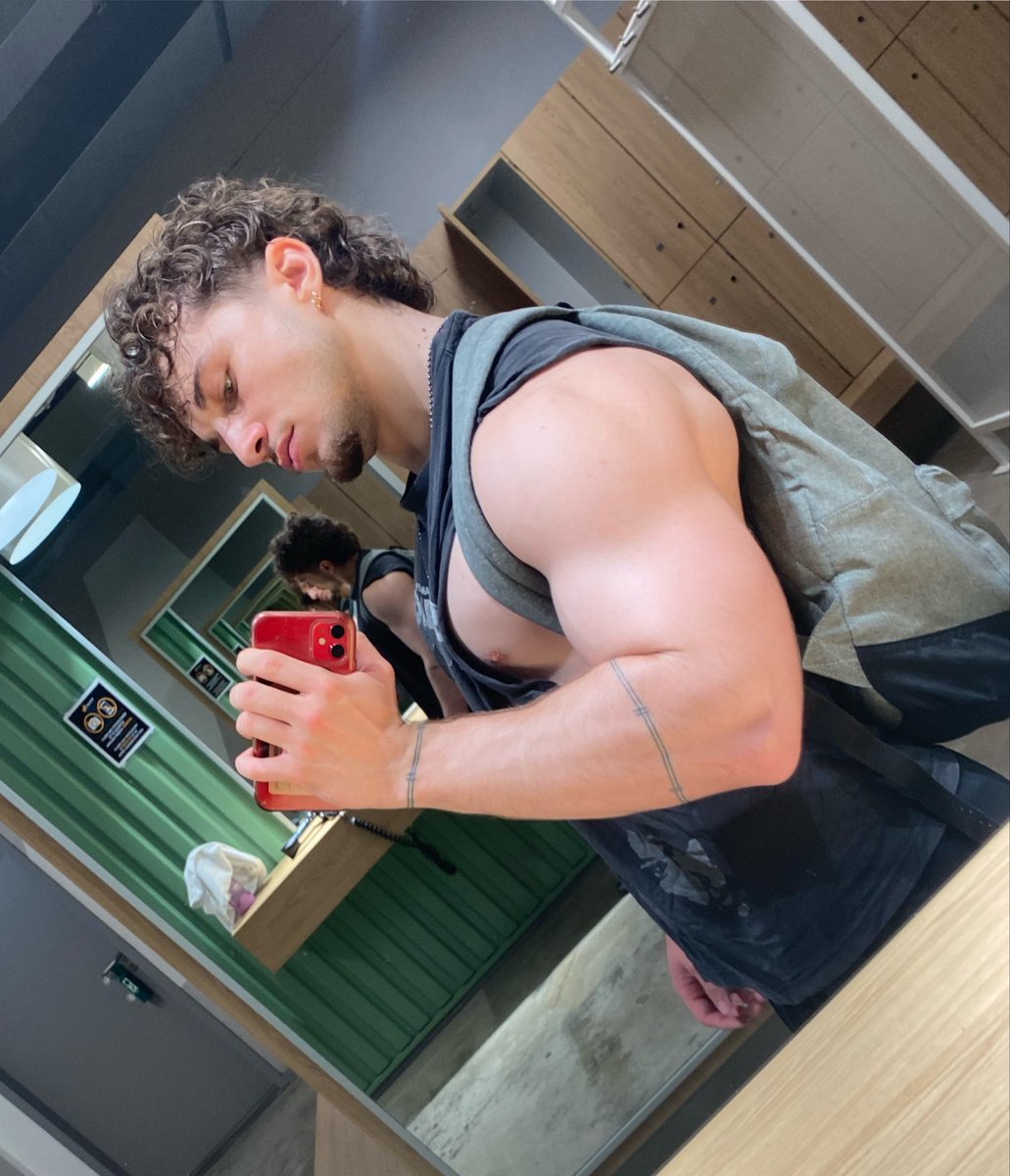 tiredgymbro's tweet photo. Crank it https://t.co/rTjELlb7Qs