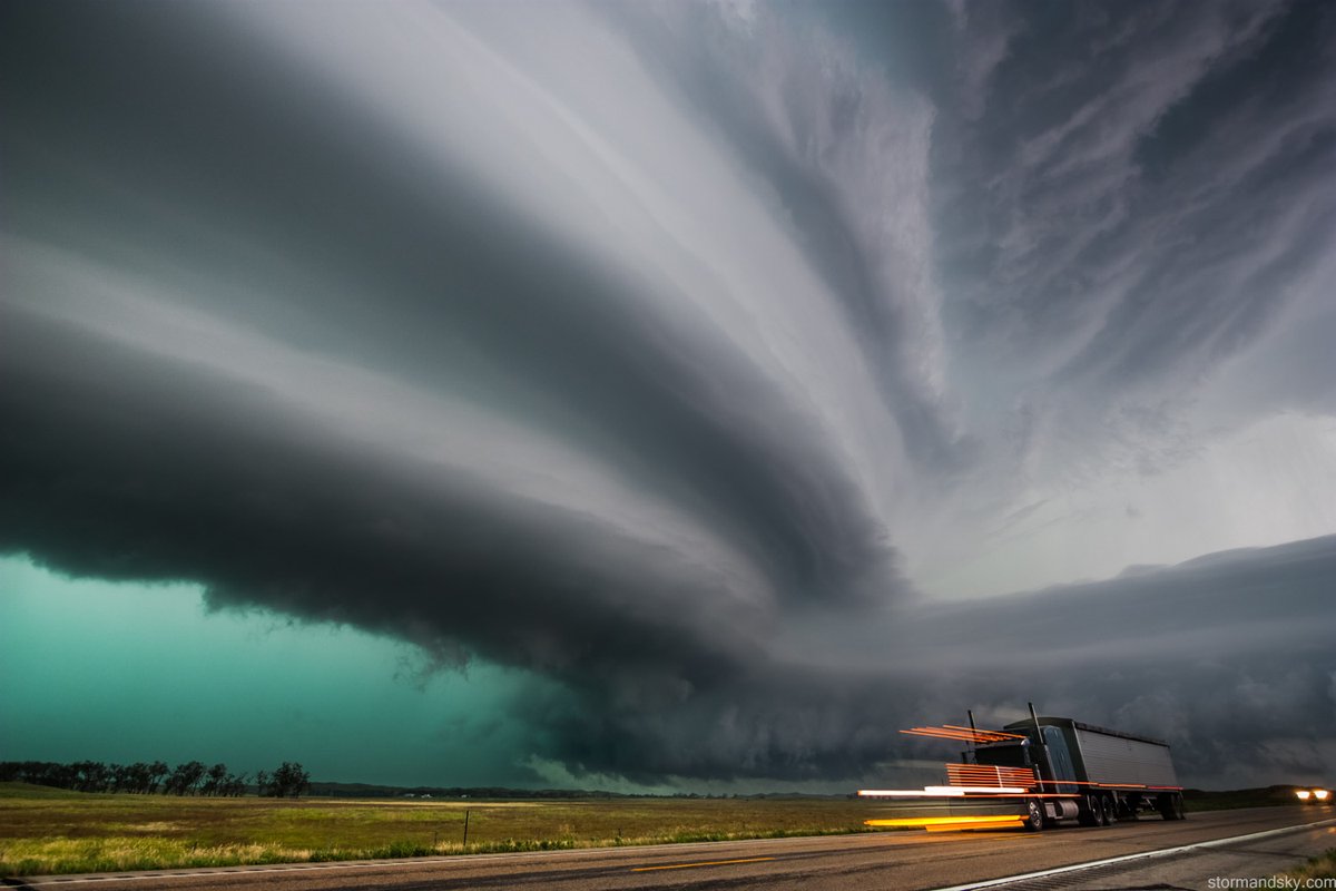Mike's Storm Clips tweet media
