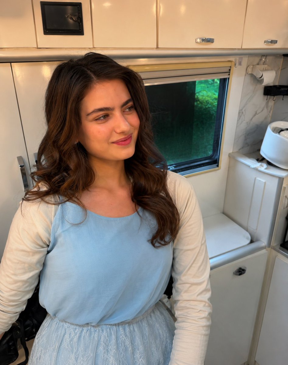 fferideatess's tweet photo. öylesine güzel, öylesine güçlü öylesine benim olan o benim dünyammm 🧚‍♀️ 

@ava_yaman8080 #AvaYaman #TaşacakBuDeniz #AleynaKoçari https://t.co/X1M3ESajtJ