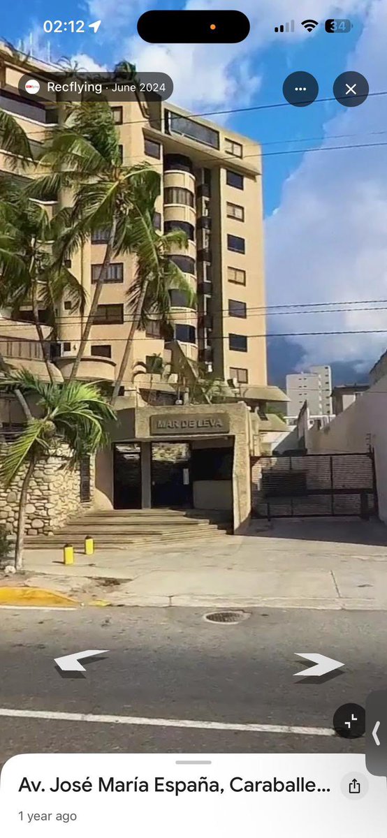 vgarrido20's tweet photo. EL ANTES Y EL DESPUÉS DEL TERREMOTO : Así quedó el edificio residencial  Mar de Leva en el litoral. Tenía 9 pisos. Por suerte mis familiares estaban de viaje en Madrid. https://t.co/5lDeMJuk1Z
