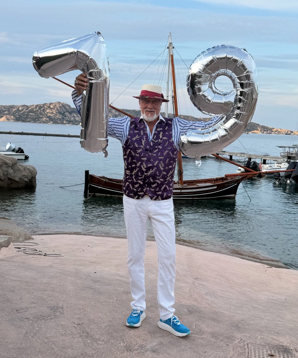 MickFleetwood's tweet photo. Well, I can’t make up mind !!!! A privilege…to have a few years under your belt.. and options to choose which one you prefer! 🤣🎈 https://t.co/kpVcUsbdmu