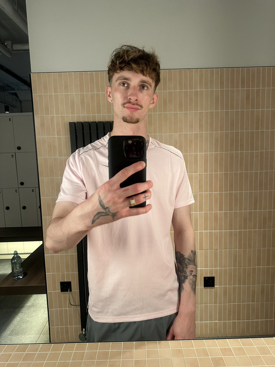 ClaytonFoxXXX's tweet photo. Not naked for once 😅 https://t.co/S1GdtaP71A