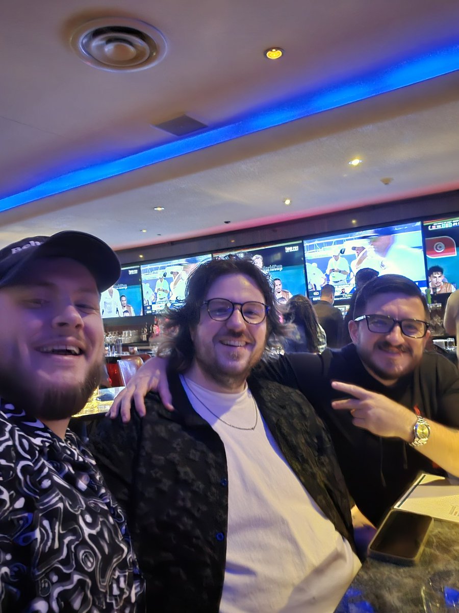 kingkeeffer's tweet photo. Loved getting to spend time with these fellas this last weekend. Gonna have to do a full photo dump later
@TpapaTV @Beeenagers @TastyOSRS https://t.co/BoDSDOjvSq
