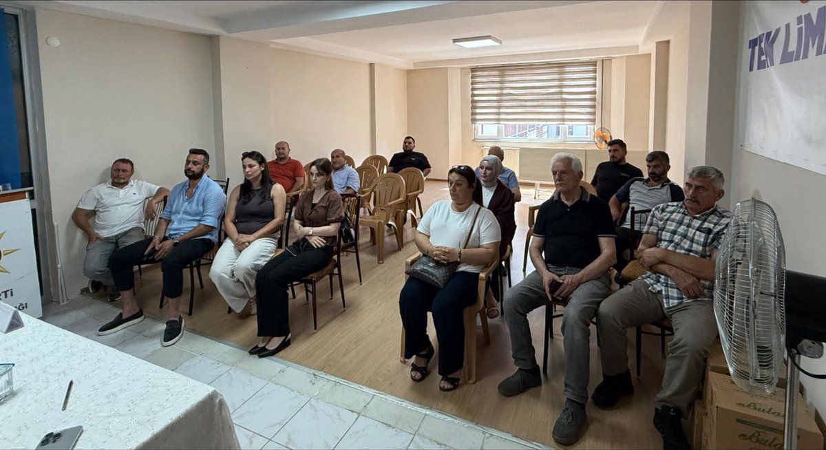 VeterinrMustafa's tweet photo. İlçe teşkilatımız ile birlikte Daraltılmış İlçe Danışma Toplantımızı gerçekleştirdik. Teşkilat çalışmalarımız, yapılan ve yapılacak olan hizmetlerle ilgili istişarelerde bulunduk.Üye çalışması kapsamında yüksek bir başarı gösteren teşkilatımıza ayrıca teşekkür ediyorum. https://t.co/s7gYeYxAwR