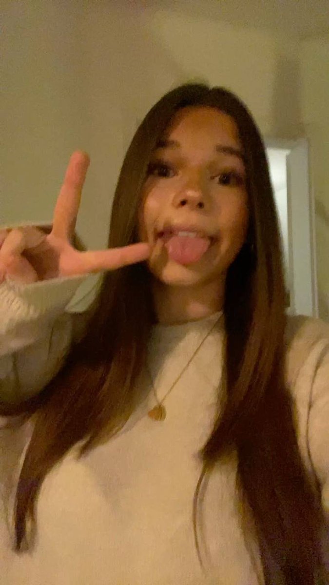 Emily_evx's tweet photo. if i show you… you show me??
(Too H0RNYYY today🤭) https://t.co/0deG8zgVPG