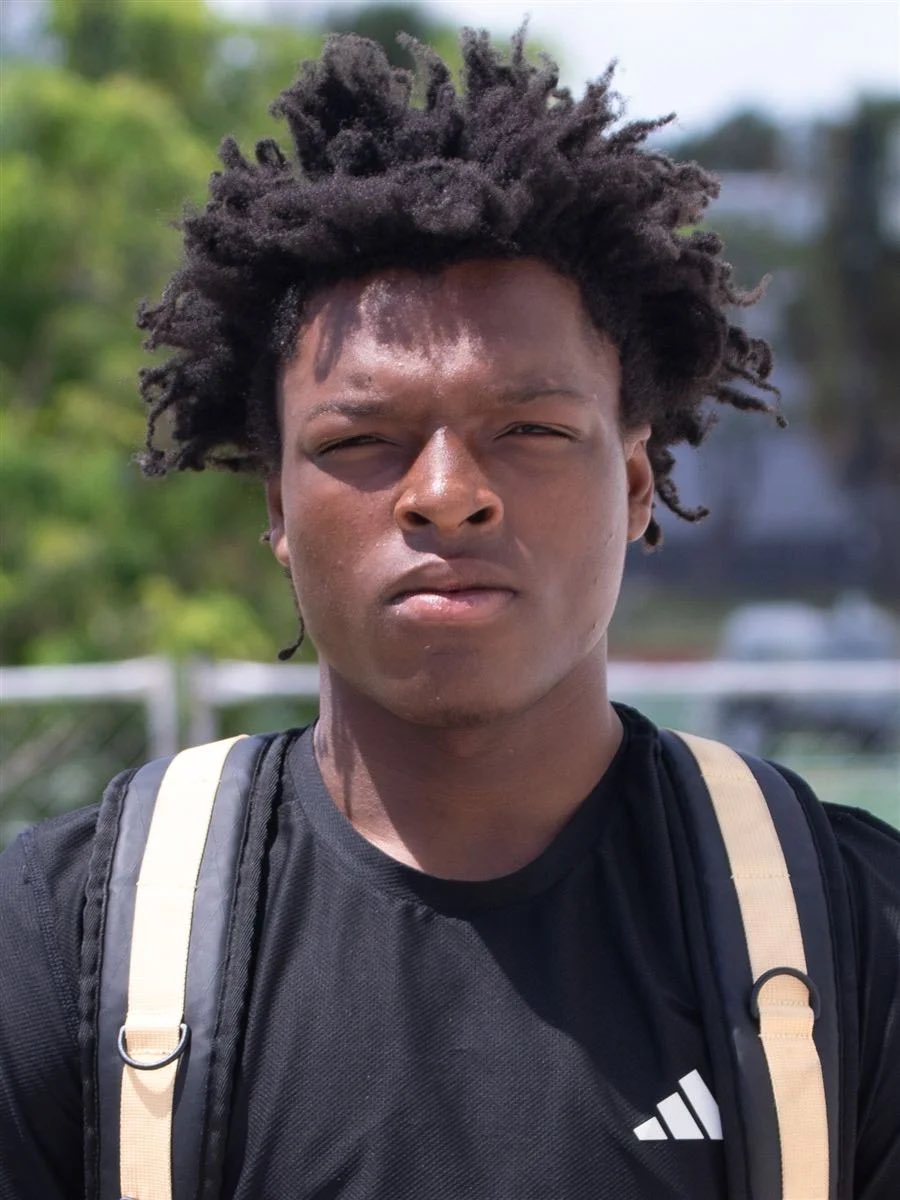 XisBack305's tweet photo. 2027 name to know
CB Trezavant Boyd
5โ10
4.5
Plays at Central
#CribTalk https://t.co/4L1giTKZpX