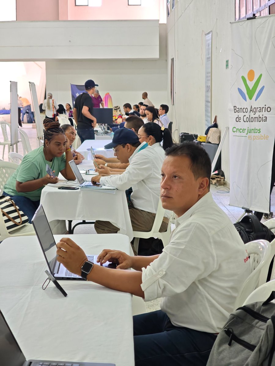 LAGUAJIRAGOB's tweet photo. A través de la Secretaría de Gobierno Departamental, la Gobernación de La Guajira lideró la realización de la Feria Nacional de Servicios y Oferta Interinstitucional del Sistema Nacional de Atención y Reparación Integral a las Víctimas (SNARIV). https://t.co/uZ9OFkBsIh