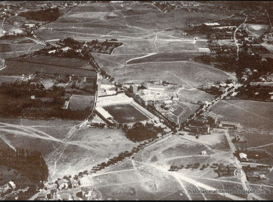 BabelBabel69's tweet photo. @unpadreenlaeso @lbobalf @Pennypol Emocionante homenaje a tus abuelos, @unpadreenlaeso. Aporto una foto de un Merendero Perea, que no sé si será el mismo; y una imagen aérea de 1931 en la que, en su parte inferior derecha, creo, se encontraban tus abuelos. Un "châpeau" para @lbobalf, comme d'habitude. https://t.co/6V0DrkzHxT