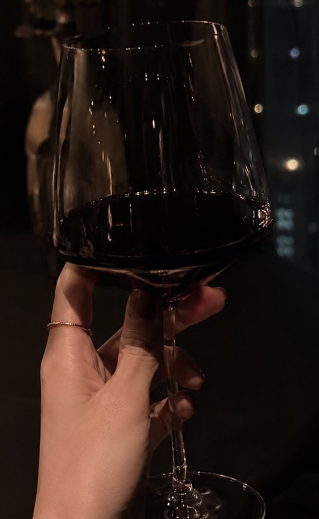 need_some1122's tweet photo. 😵‍💫🍷 https://t.co/s5Hp4VwgLb