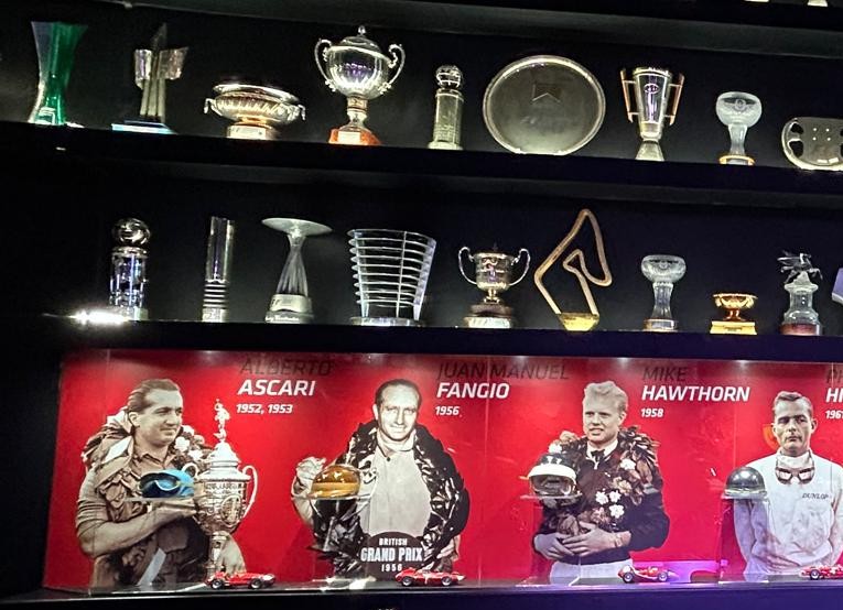 letonia_'s tweet photo. @MelinaIchu Esta la saqué en Maranello el mes pasado, en su sala de trofeos.
Estaban sus autos también :) https://t.co/ljbZe8Doxp
