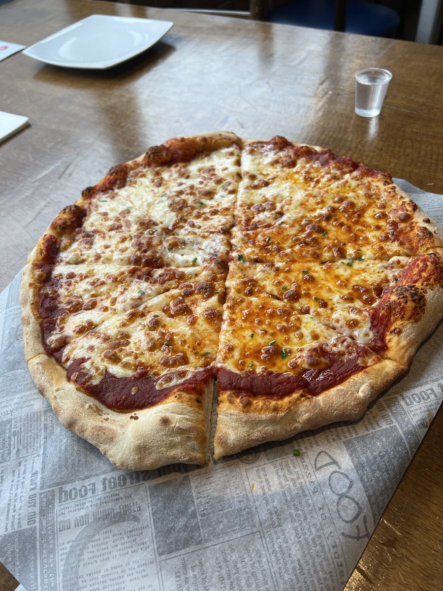JacksDailyBites's tweet photo. Margarita Pizza 🍕 https://t.co/4v6Jfeg5D4