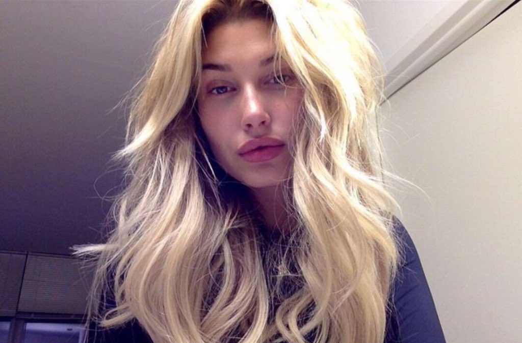 journlvs's tweet photo. haileyisboring era https://t.co/6IXa0Wu6DX