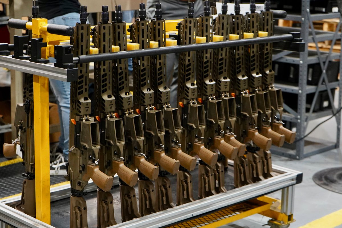SBA_Kelly's tweet photo. .@sigsauerinc is a critical Made in America supplier to our Arsenal of Freedom, and they exemplify the importance of skilled trades, advanced manufacturing, and the mission of serving our warfighters.

In NH, we saw firsthand how they are building 5,000 precision weapons each day. Not only do they employ 3,500 workers - they also work with 1,200 small business suppliers.

Thanks to @POTUS, Made in America is back.