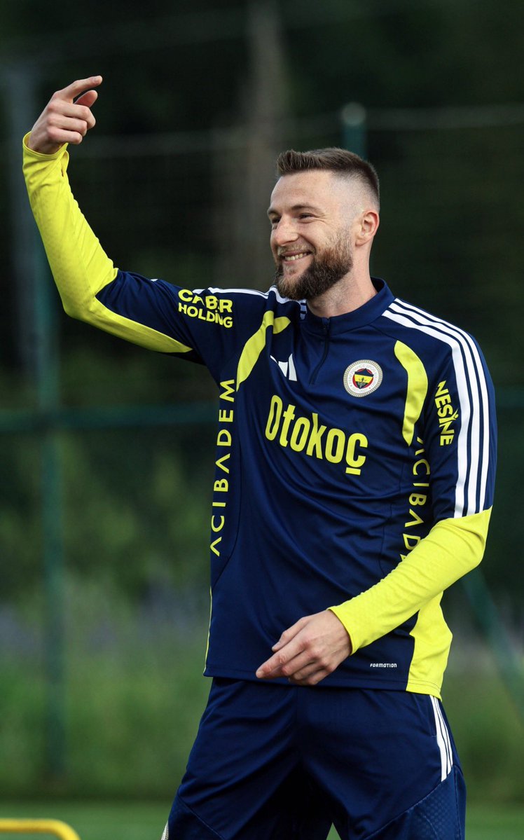 devineditt's tweet photo. 🔥 Sosyal medyada güçlü olmalıyız 

Tüm fenerbahçelileri takipleşmeye davet ediyorum bende takiplere dönüş yapıyorum. https://t.co/J7KTGD1jbJ