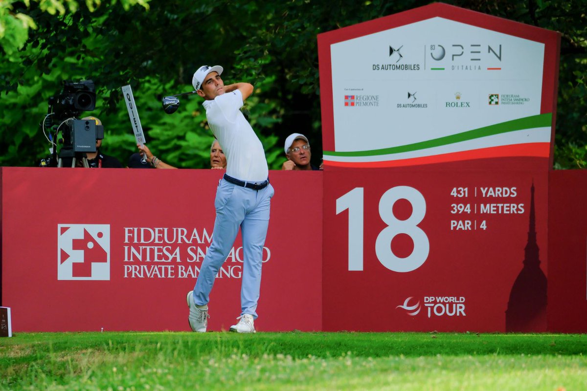 FederGolf's tweet photo. Edoardo Molinari al comando del DS Automobiles 83° Open d’Italia

Edoardo Molinari, con una grande prestazione sottolineata da uno score di 63 (-8) colpi, nuovo record del percorso, è al comando del DS Automobiles 83° Open d’Italia, il torneo del DP World Tour iniziato al Circolo Golf Torino (par 71), in una giornata in cui non è stato da meno Guido Migliozzi, terzo con 65 (-6).

Foto Raffaele Canepa, Veronica Pons, Claudio Scaccini - 3MIND / Federazione Italiana Golf

https://t.co/YNGgr3zdN5

@dsitalia  @regionepiemonte  @twitorino  @SportGoverno  @MTurismoItalia  @DPWorldTour  @infrontsports  @CG_Torino  @turismotorino  @torinopiemonte  @CamComTorino  @fideuram  @Gazzetta_it  @RaiRadio2  @Technogym  @HenotoSPA  @CaffeVergnano  @AntinoriFamily  @EnelGroupIT  @UnipolCorporate