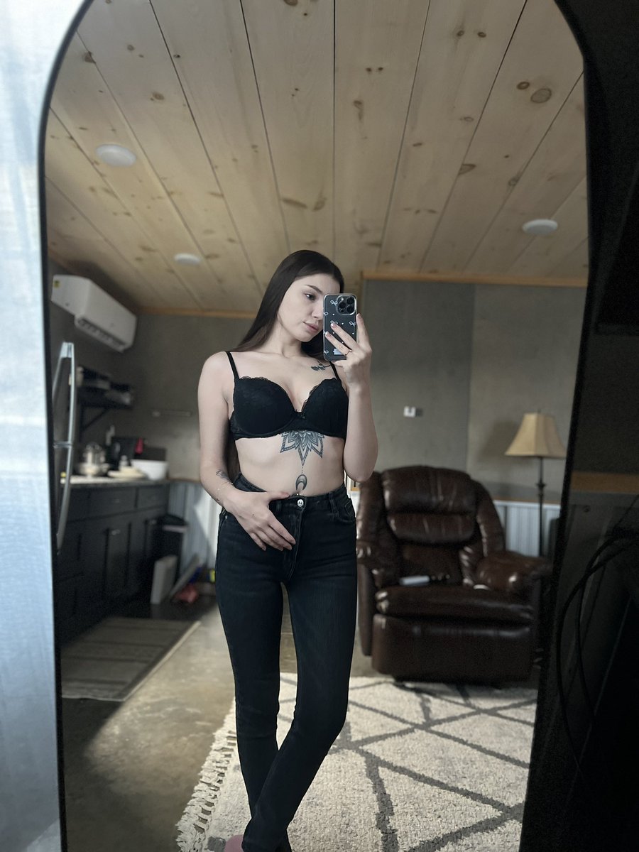 BlackSunTX's tweet photo. I love tattoos ☺️ I only have a few, but I’d like to get more😍 
#tattoo #cutegirl #piercing https://t.co/8OP2Am8Erh