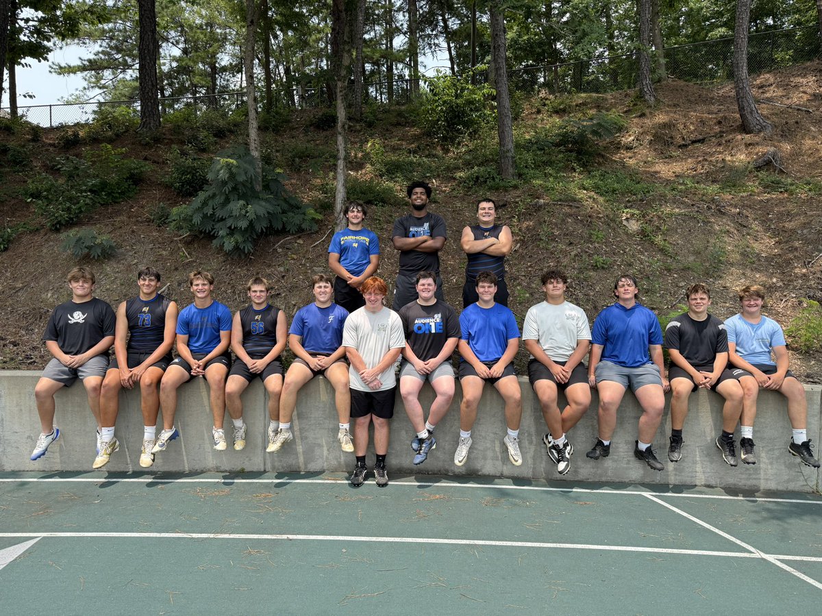 BryceWells77's tweet photo. Had a great two days learning from the best @YeagerSpartanFB at the @selinecamp. Can’t wait to go to battle with my boys in the fall! https://t.co/COVvhQ2VE3