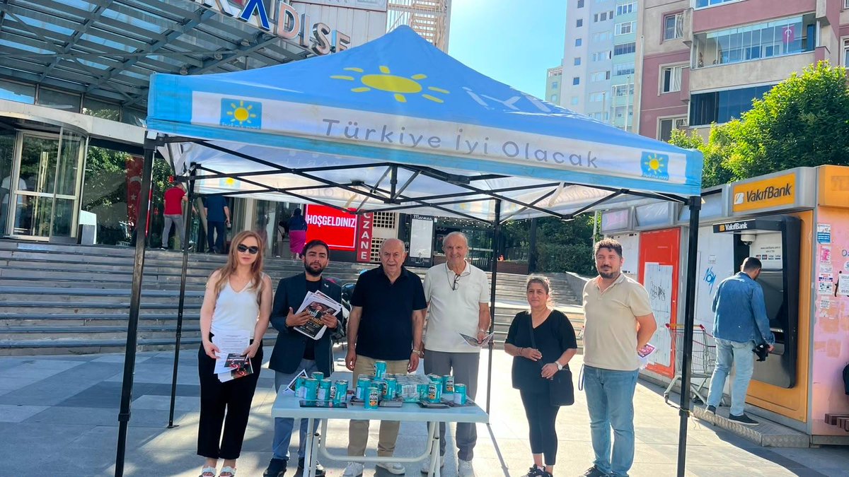iyibeylikduzu34's tweet photo. 🇹🇷 27 Haziran'da Tandoğan'da tarih yazacağız!
Beylikdüzü İlçe Başkanımız Mehmet ABDİOĞLU ve kıymetli teşkilat mensuplarımızla birlikte, Beylikdüzülü komşularımızı 27 Haziran'da Ankara Tandoğan Meydanı'nda düzenlenecek büyük buluşmaya davet etmek için sahadaydık.
Milletimizin birliği, Cumhuriyetimizin değerleri ve güçlü Türkiye idealinde buluşmak üzere tüm hemşehrilerimizi bu anlamlı yürüyüşe davet ediyoruz.
Haydi Beylikdüzü, bayrağını al, Tandoğan'da yerini al! 🇹🇷
#BayrakAçıyorum #Tandoğan #İYİParti #Beylikdüzü  #TürkiyeİyiOlacak
@iyiparti @MDervisogluTR @Ozturkdenizli @UGUR__POYRAZ @ipekozkal @KevserOfluoglu @iyiparti_34 @Yucel_Coskun @mesutdursunn @mehmet_abdioglu