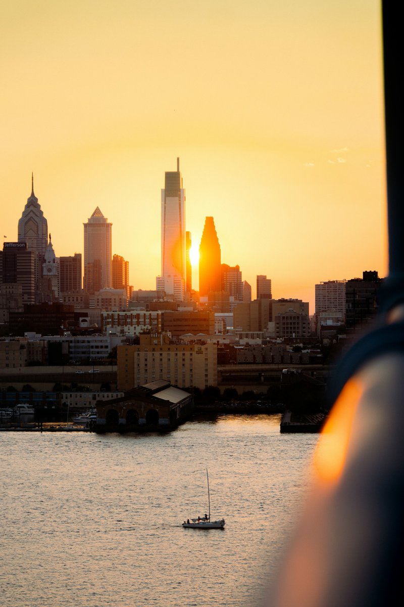 SheratonPhilly's tweet photo. Falling in love with Philly, one golden hour at a time. ✨🌆

Book your stay in the heart of it all: https://t.co/1tJpDFYa2k

📷: Brandon Bliss https://t.co/qEAhrAoPow
