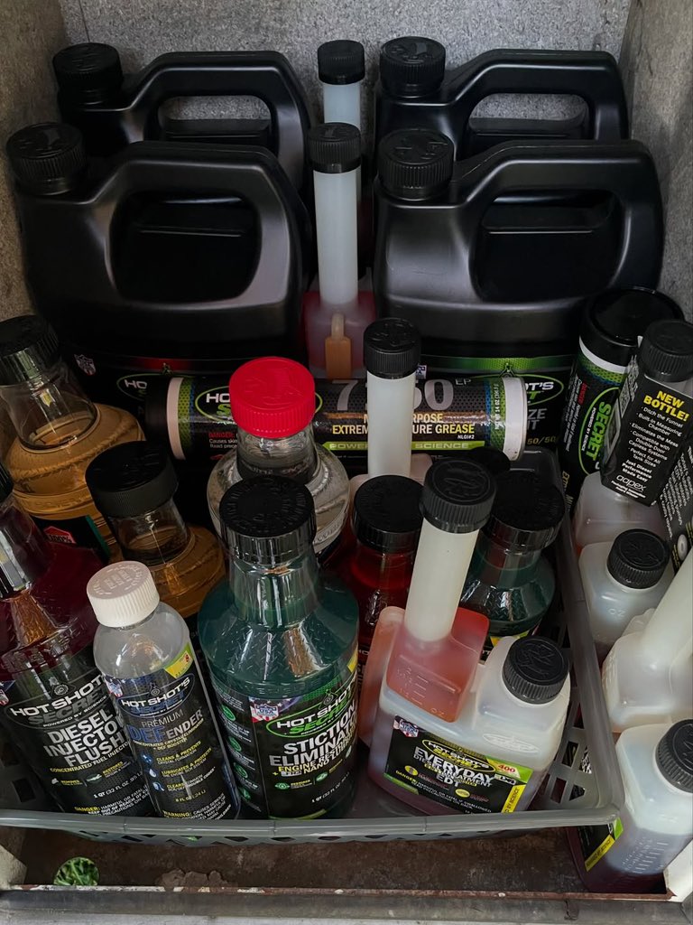 Turbo_things09's tweet photo. Necessities 🤘🏾 https://t.co/0Ok4CYGgaO