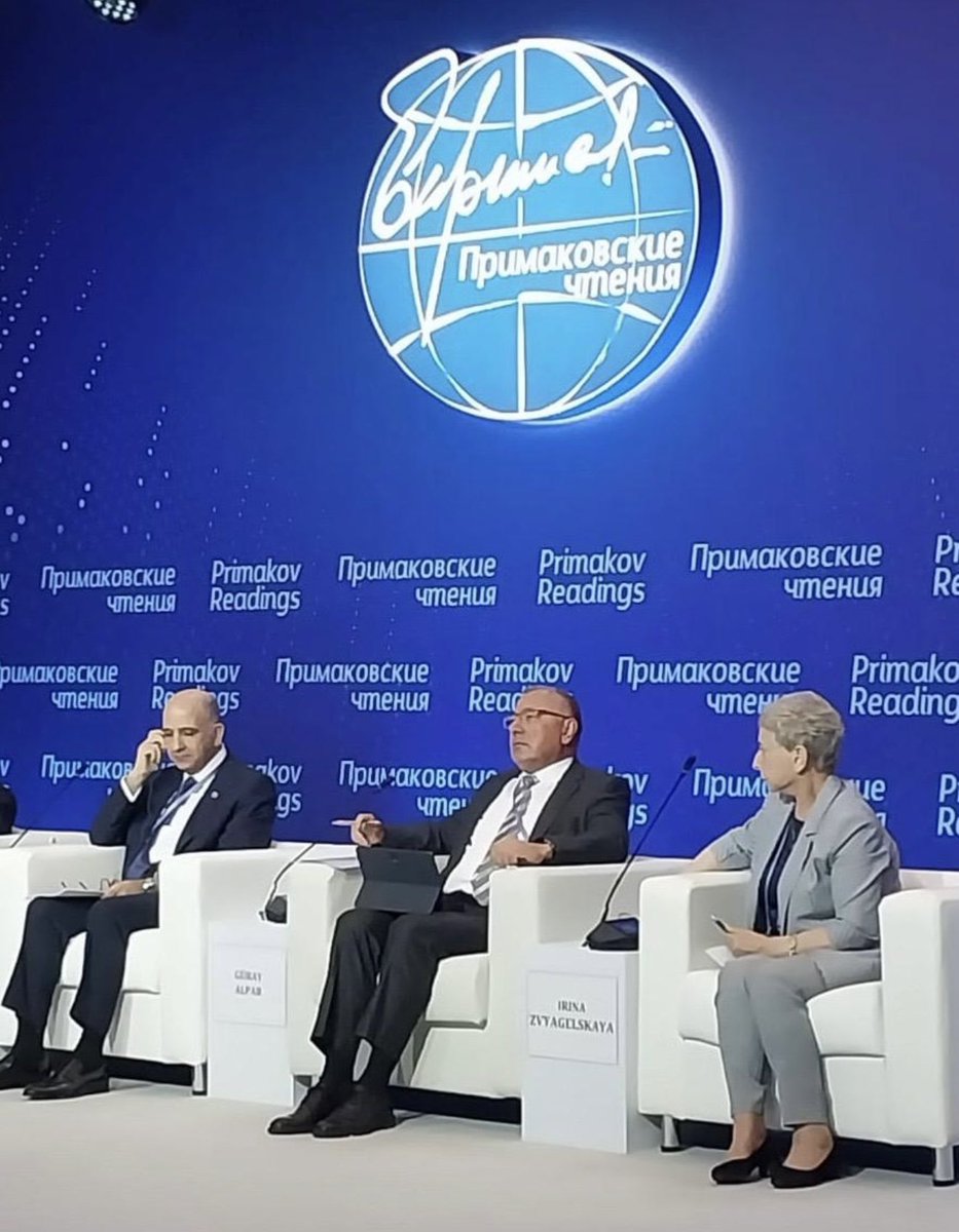 ran_acar's tweet photo. Moskova’da kıymetli Komutanım Tümgeneral Doç. Dr. Güray Alpar’ı ağırlamaktan büyük memnuniyet duydum.

Kendisiyle yeni dünya düzeni, küresel güvenlik dengeleri ve Türkiye’nin stratejik konumu üzerine kapsamlı bir röportaj gerçekleştirdik. Ayrıca Primakov Okumaları Konferansı’nda konuşmacı olarak yer alan Sayın Alpar, konferans kapsamında Rusya Dışişleri Bakanı Sergey Lavrov ve Kremlin Sözcüsü Dmitriy Peskov başta olmak üzere önemli isimlerle temaslarda bulundu.

Moskova’daki verimli programımızdan ve kıymetli sohbetlerimizden bazı kareleri paylaşıyorum.
#moskova #diplomasi #uluslararasıilişkiler #akademi #türkiye #rusya