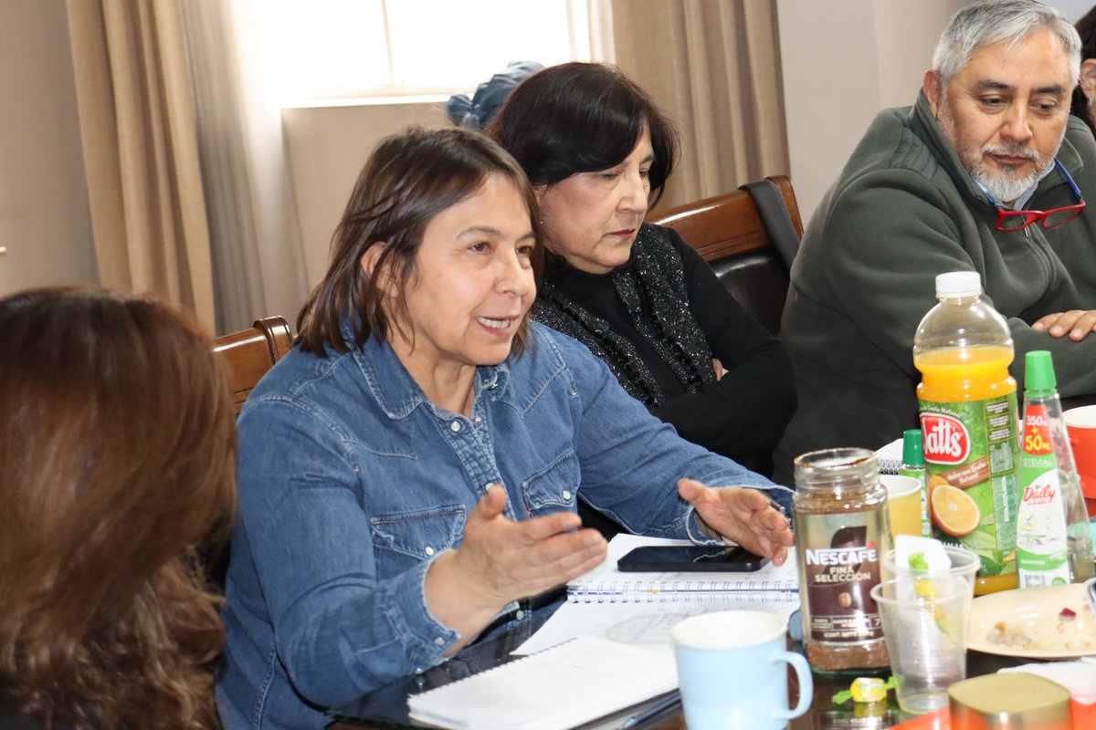 ANFUNTCH_CHILE's tweet photo. 🤝Este miércoles 24 de junio, las tres organizaciones sindicales de la Dirección del Trabajo (DT) -ANFUNTCH, APU y ANTRAMEF- sostuvimos un encuentro para coordinar acciones conjuntas en defensa de la plena implementación de nuestra ley de planta y modernización.

#ANFUNTCH #DT https://t.co/JRXCOBAN6q