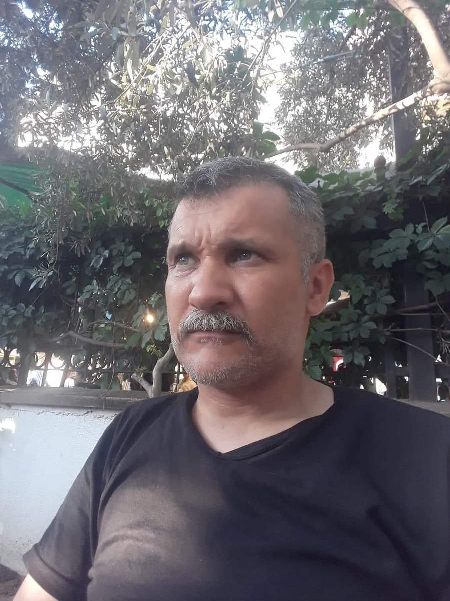 HasanSert4500's tweet photo. Bir matem hüzün kaplar an be an dembe dem 
Bastırır Muhammedi aşkla ehlibeyte  bağlılık.
Aşura çorbasına Bir bahane muharrem ayı gelmiş hüzün ayı yanana 
Süfyaniler sevinç ayı aşuradan sevinç tat alana kutlayana 
Muhammediler Kerbela matem hüzün 
muharrem ayı matem hüzün https://t.co/Nlr4Js1WqM