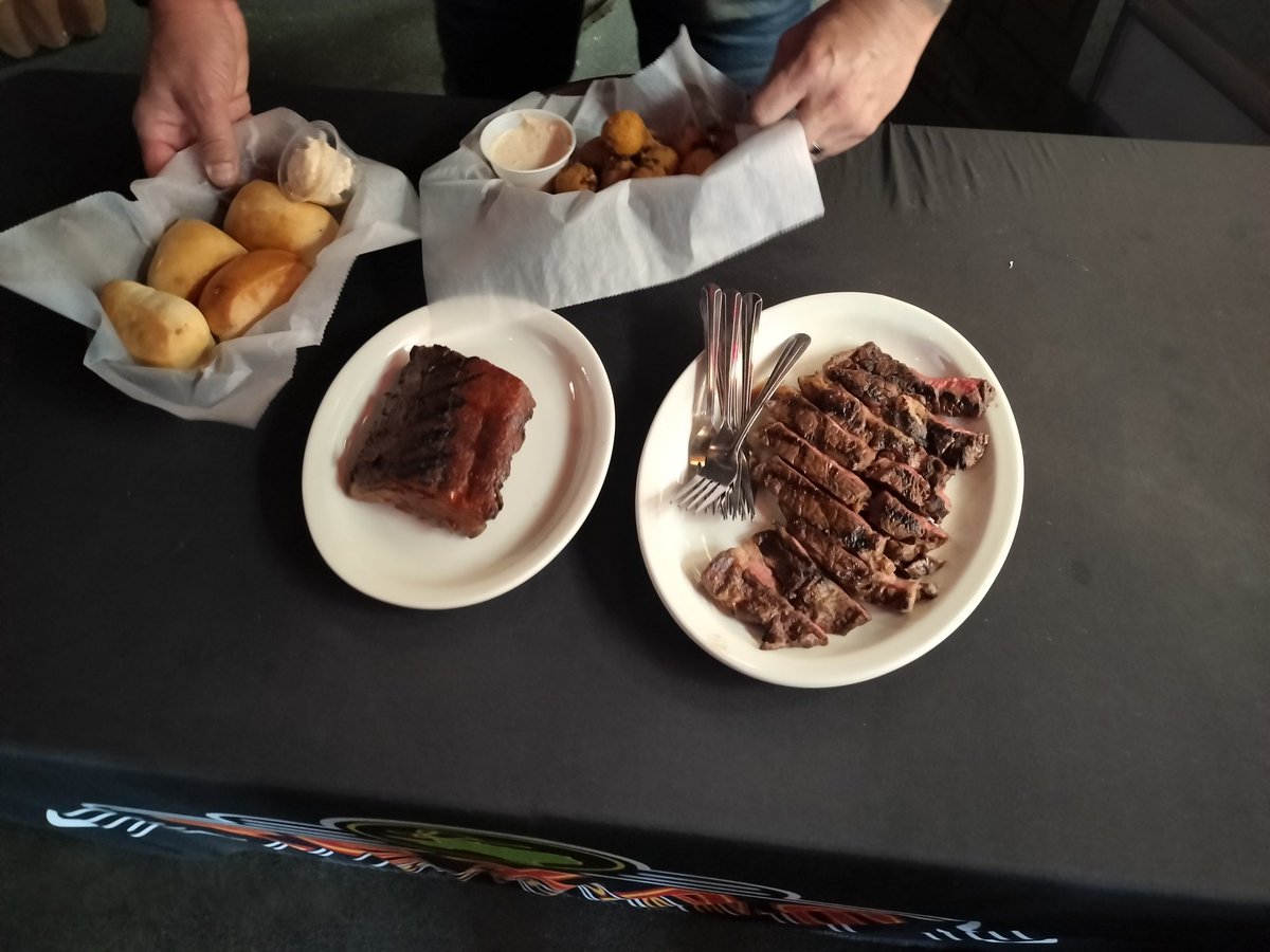 Realsociedad10m's tweet photo. I had such a fun time touring the restaurant and watching the hand-cut steak demo.But the highlight for me was definitely enjoying the legendary rolls and an amazing ribeye steak. Everything was absolutely delicious!Thank you, @TexasRoadhouse! #ad https://t.co/nDkJQPzDkJ