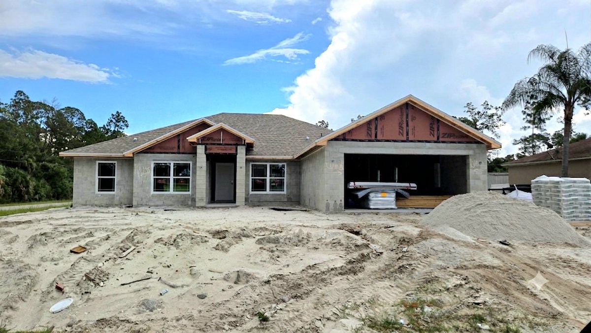 MichaelK904's tweet photo. Beautiful corner lot for this 2557 Plan by Adams Homes at 4372 Pawtucket St. This grand 4 Bed, 2 Bath home is priced at $395,000. Learn more about this home by calling Teri Barbee at 845-699-1516 today. https://t.co/mAfHOY9J20