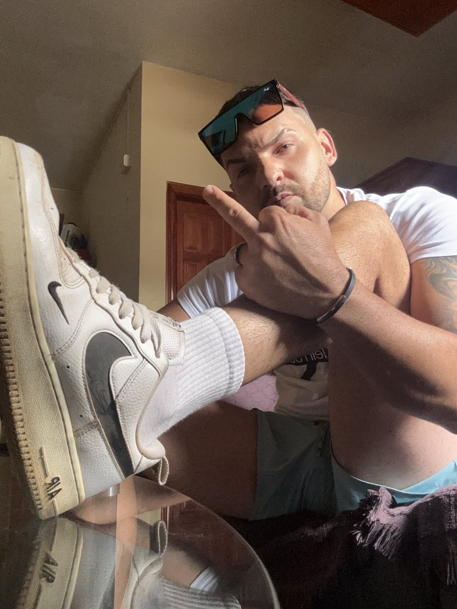 TheKingCanary's tweet photo. Quien quiere adorar mis pies?🦶🏽💸😂
@spanishalpha
@RT4Kings
@rt_feet
@promortpig
@alphamaleworld1
@promospanish
@rtfindom
@footmastersrt
#slave
#findom
#cashmaster
#cashslave
#feet
#findomslave
#redweet https://t.co/jIcA2uLEyG