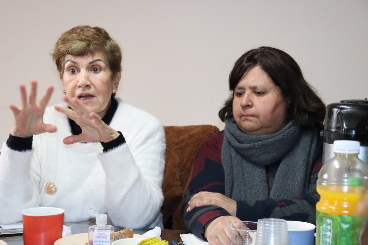 ANFUNTCH_CHILE's tweet photo. 🤝Este miércoles 24 de junio, las tres organizaciones sindicales de la Dirección del Trabajo (DT) -ANFUNTCH, APU y ANTRAMEF- sostuvimos un encuentro para coordinar acciones conjuntas en defensa de la plena implementación de nuestra ley de planta y modernización.

#ANFUNTCH #DT https://t.co/JRXCOBAN6q