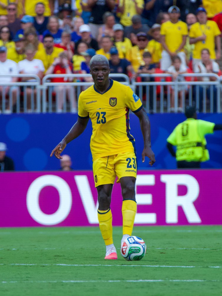 lapremierpa's tweet photo. ECUADOR VA POR LA ÉPICA CON HINCAPIÉ, CAICEDO Y ANGULO

Ecuador irá por la heróica frente a una Alemania ya clasificada.

Estarán en el 11 inicial:
🇪🇨 Piero Hincapié (Arsenal), Nilson Angulo (Sunderland) y Moisés Caicedo (Chelsea) del lado ecuatoriano.
🇩🇪 Florian Wirtz (Liverpool) y Kai Havertz (Arsenal) en el conjunto alemán.

Esperaran en el banco de suplentes de Alemania: Pascal Gross (Brighton) Malick Thiaw (Newcastle) y Nick Woltemade (Newcastle)

#Mundial2026 #PremierLeague