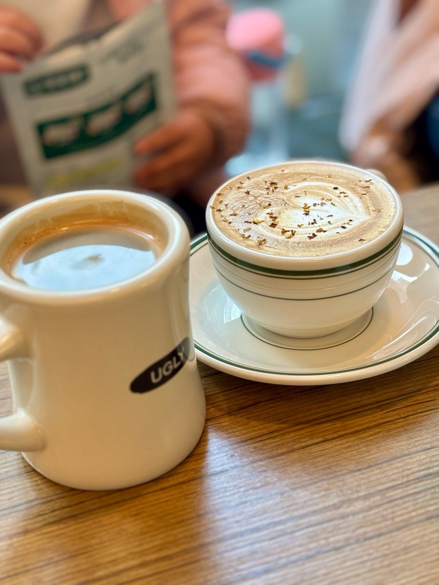 4ermondos's tweet photo. Hey friends! Just had the best 10-minute coffee chat with a stranger at the café—turns out we both love hiking local trails! Small chats = huge unexpected joys https://t.co/l8idapvK33