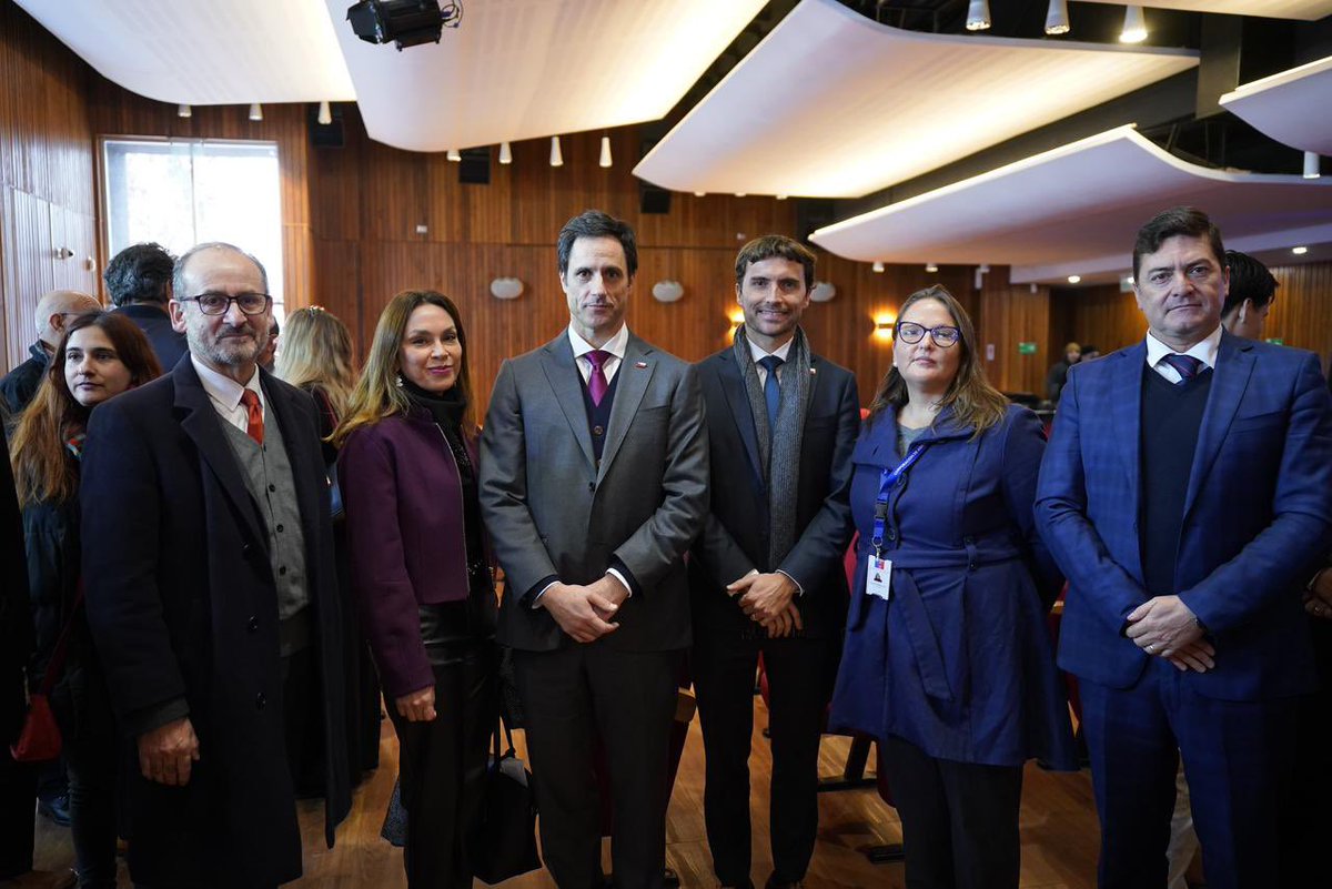 cajbiobio's tweet photo. 📌Hoy acompañamos al Ministro Fernando Rabat y a los Subsecretarios Luis Silva y Pablo Mira en la #CuentaPública participativa 2026 del @MinjuDDHH 🇨🇱

⚖️ Las Directoras y Directores Generales representaron a las cuatro Corporaciones de Asistencia Judicial del país en este hito. https://t.co/4ANjtf9BkB